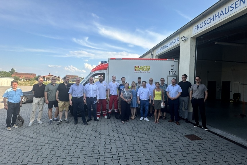 Mitglieder der CDU Seligenstadt beim Besuch der ASB-Rettungswache Froschhausen/Bild: CDU Seligenstadt
