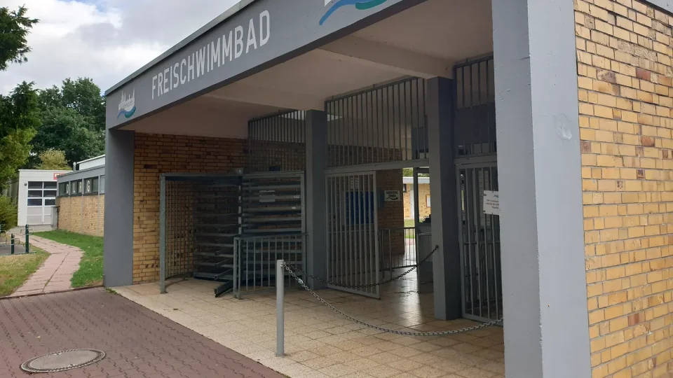 Das Seligenstädter Freibad verzeichnete 2026 insgesamt 66.616 Tagesgäste. Zugleich steht in den kommenden Jahren eine grundlegende Sanierung der Anlage an.